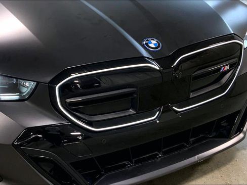 Certified 2024 BMW i5 M60 w/ Premium Package image 32