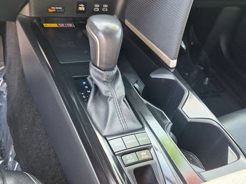 Used 2025 Toyota Camry SE FWD image 20