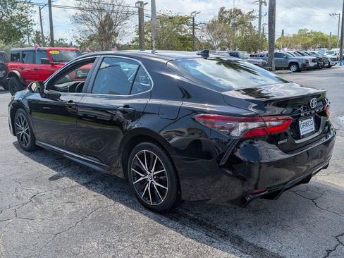 Used 2023 Toyota Camry SE FWD image 5