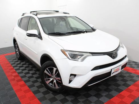 Used 2016 Toyota RAV4 XLE w/ Convenience Package AWD/4WD image 1