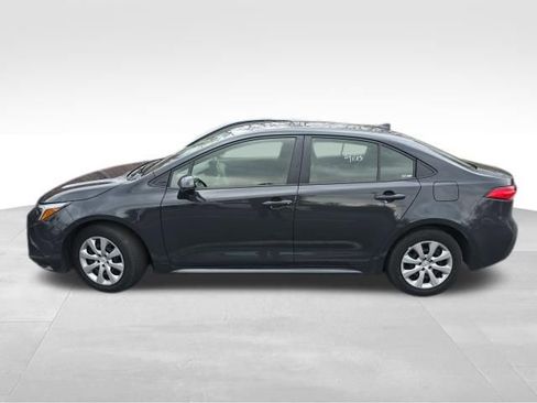Used 2024 Toyota Corolla LE image 3