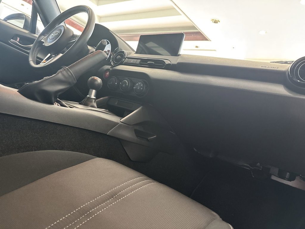Used 2025 MAZDA MX-5 Miata Sport w/ Interior Package RWD image 32