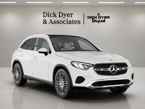 Used 2026 Mercedes-Benz GLC 300 image 36