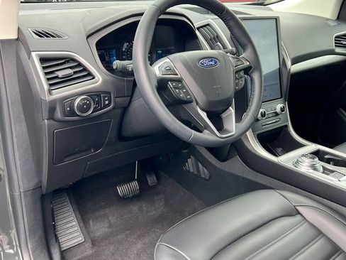 Certified 2024 Ford Edge SEL w/ Convenience Package AWD/4WD image 17