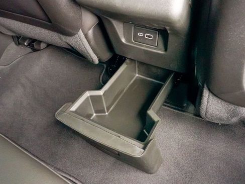 Certified 2025 Cadillac XT6 Luxury image 17