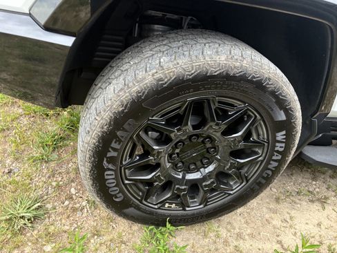 Used 2025 GMC Hummer EV 2X AWD/4WD image 9
