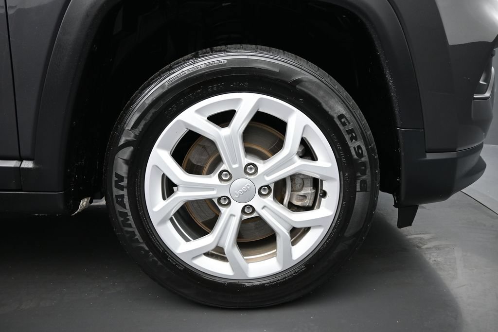 Used 2024 Jeep Compass Latitude AWD/4WD image 10