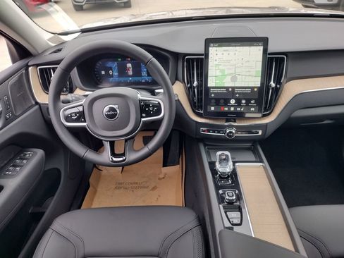 New 2026 Volvo XC60 B5 Plus w/ Climate Package image 23