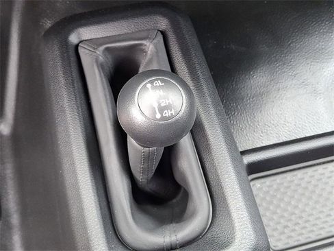 Used 2024 RAM 2500 Tradesman w/ Chrome Appearance Group image 18