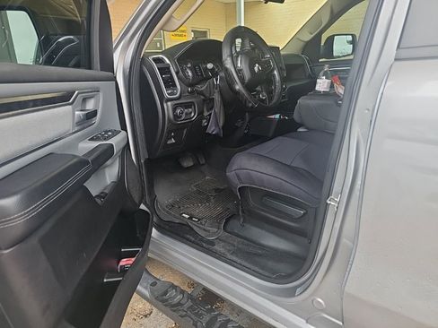 Used 2019 RAM 1500 Big Horn AWD/4WD image 3