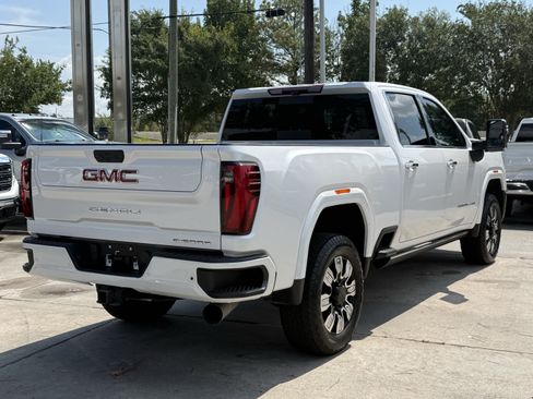 Used 2024 GMC Sierra 2500 Denali w/ Denali Reserve Package AWD/4WD image 5