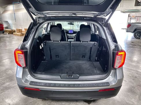 Used 2023 Ford Explorer XLT RWD image 26