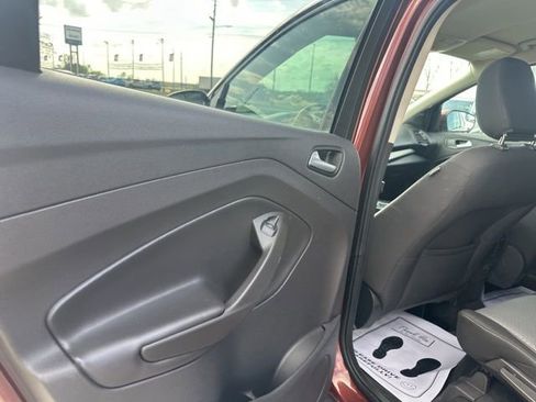 Used 2018 Ford Escape SE image 25