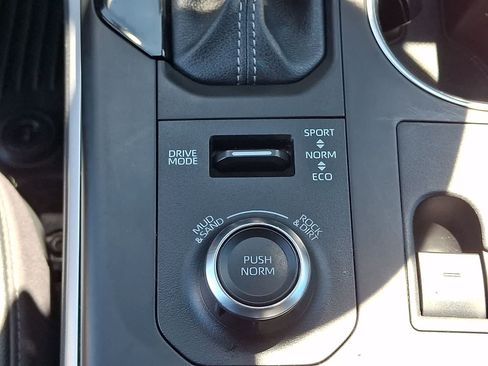 Certified 2024 Toyota Highlander XSE AWD/4WD image 30
