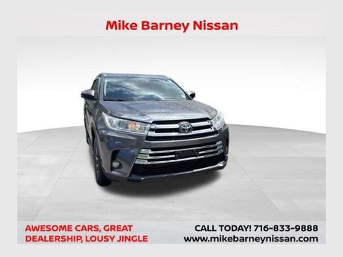 Used 2019 Toyota Highlander XLE AWD/4WD image 1