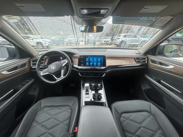 Used 2025 Volkswagen Atlas SE FWD image 19