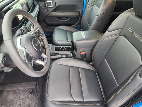 Used 2024 Jeep Wrangler Sahara w/ Technology Group image 13