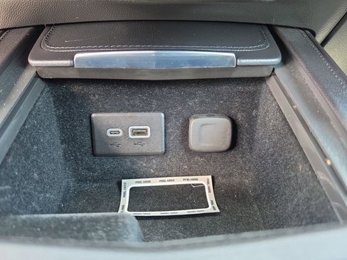 Certified 2025 Cadillac XT4 Premium Luxury FWD image 30
