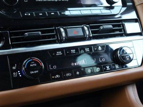 Used 2025 Nissan Pathfinder Platinum w/ Cargo Package FWD image 18