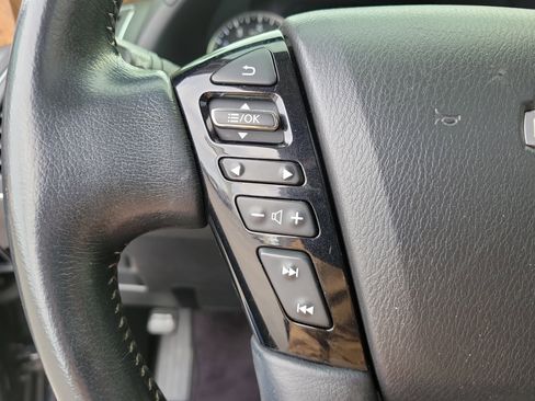 Used 2021 Nissan Armada SL w/ Captain's Chairs Package image 21