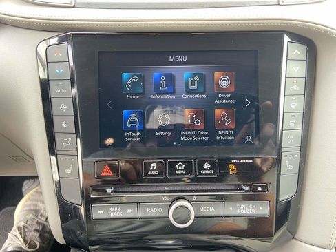 Used 2024 INFINITI QX50 Luxe w/ Accent Package FWD image 25