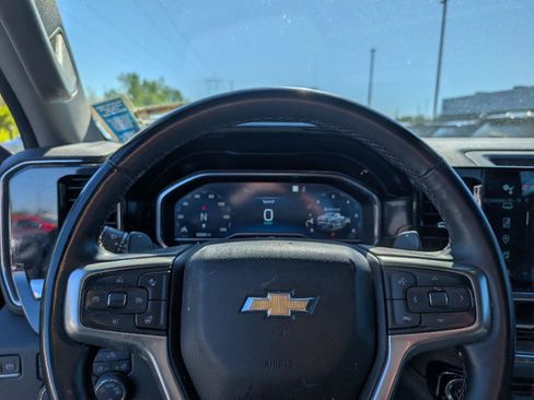 Used 2023 Chevrolet Silverado 1500 LT w/ Z71 Off-Road Package AWD/4WD image 17