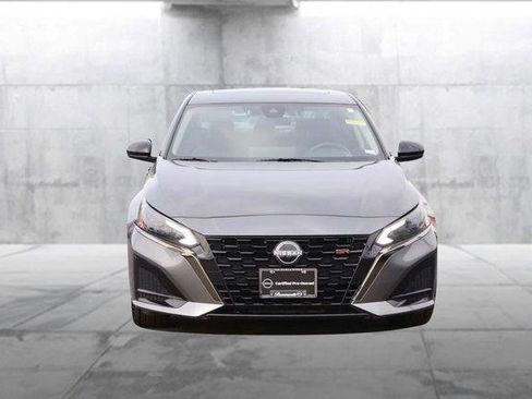 Used 2024 Nissan Altima 2.5 SR w/ SR Premium Package image 4