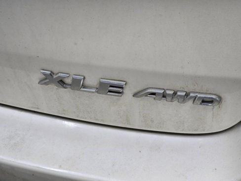 Used 2018 Toyota Highlander XLE image 18