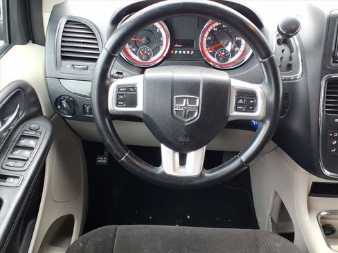 Used 2012 Dodge Grand Caravan SXT w/ Entertainment Group 1 image 5