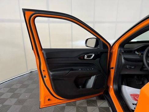 Used 2026 Jeep Compass Limited image 15