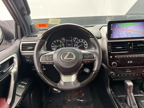 Used 2023 Lexus GX 460 Premium w/ Premium Package image 9