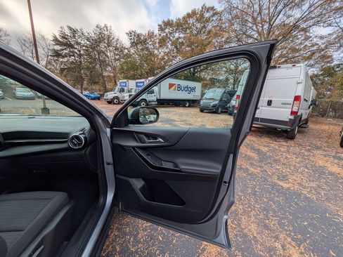 Used 2025 Chevrolet Equinox LT image 26