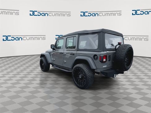 Used 2019 Jeep Wrangler Unlimited Sport image 7