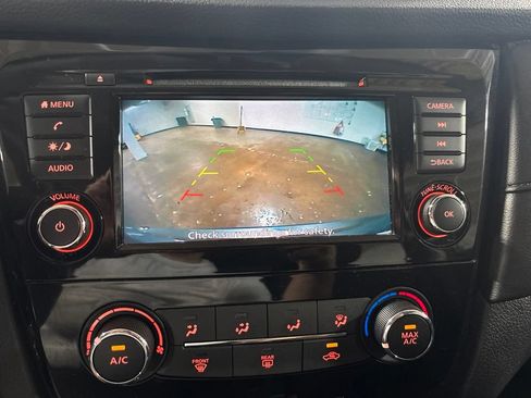 Used 2020 Nissan Rogue S AWD/4WD image 18