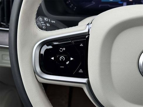 New 2026 Volvo XC90 T8 Ultra w/ Protection Package Premier image 9