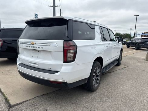 Used 2023 Chevrolet Suburban LT w/ Luxury Package RWD image 6
