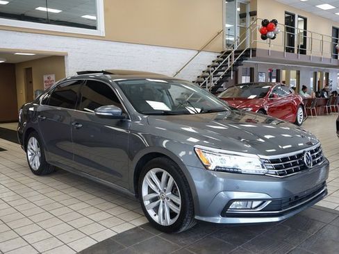 Used 2018 Volkswagen Passat 2.0T SE image 19