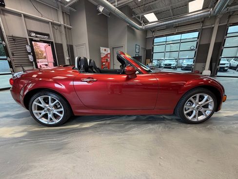 Used 2015 MAZDA MX-5 Miata Grand Touring RWD image 24