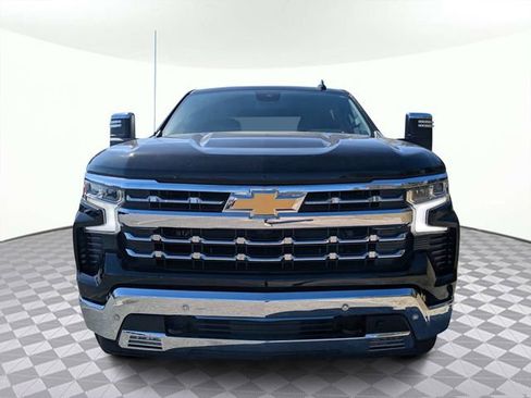 Used 2025 Chevrolet Silverado 1500 LTZ AWD/4WD image 8