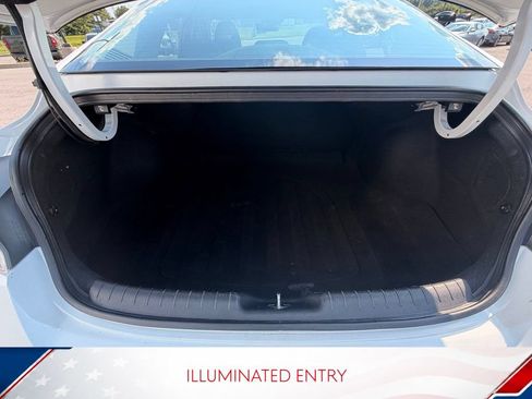 Used 2021 Hyundai Elantra SEL FWD image 10
