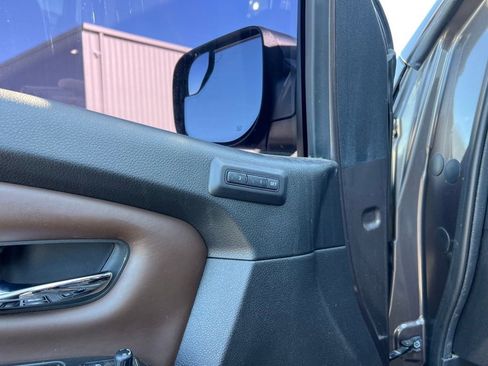 Used 2018 Nissan Titan Platinum Reserve w/ Platinum Utility Package image 15