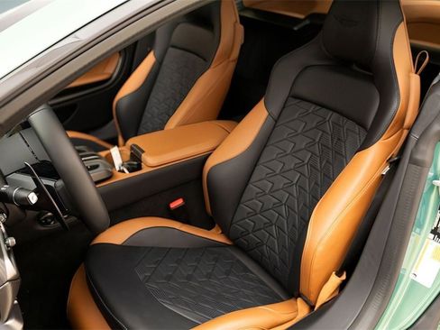 Used 2025 Aston Martin Vanquish image 26