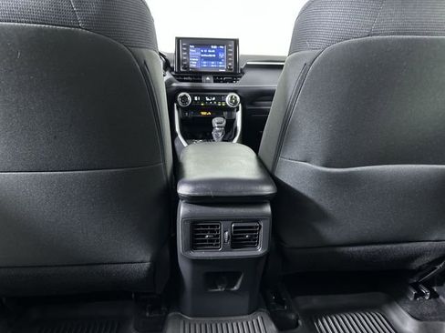 Used 2021 Toyota RAV4 LE AWD/4WD image 22