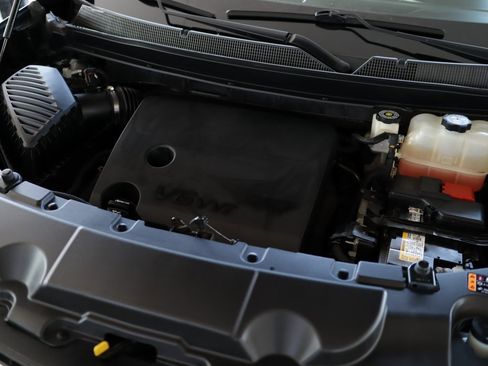 Used 2019 Chevrolet Traverse LT image 32