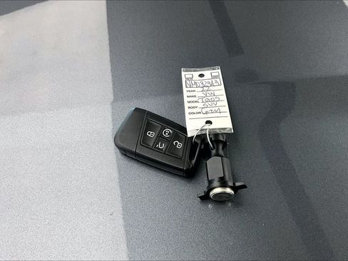 Used 2022 Volkswagen Taos SE FWD image 14