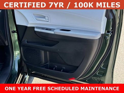 Used 2025 Toyota Sienna LE FWD image 8