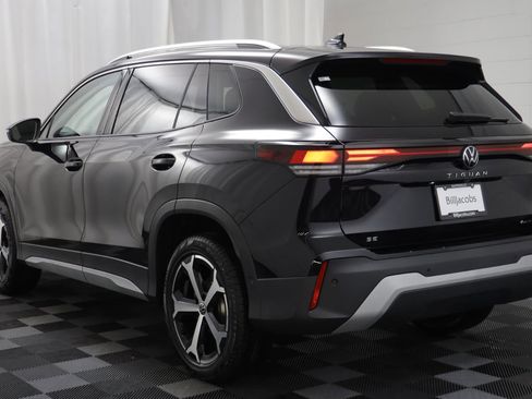 New 2026 Volkswagen Tiguan SE image 14