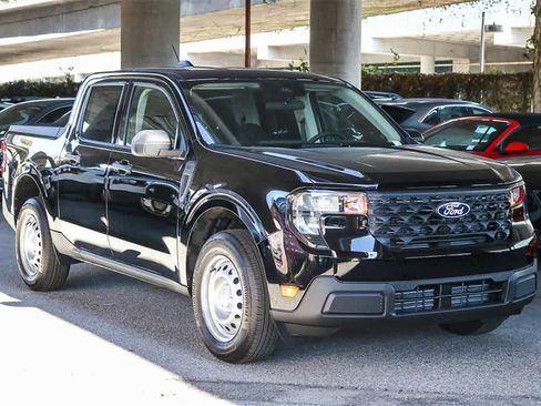 New 2025 Ford Maverick XL image 3