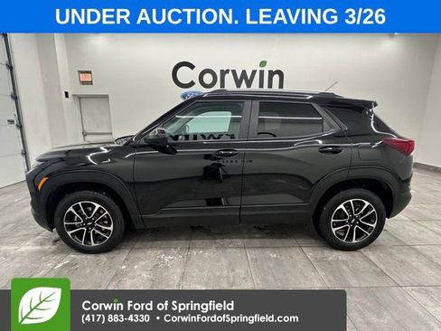 Used 2025 Chevrolet TrailBlazer LT w/ Driver Confidence Package image 2