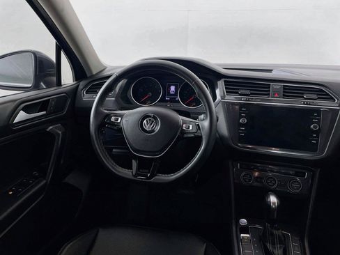 Used 2021 Volkswagen Tiguan SE AWD/4WD image 2